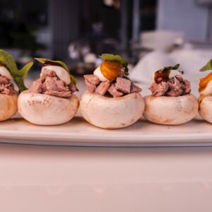 15 uds. Champiñones rellenos de pollo especiado